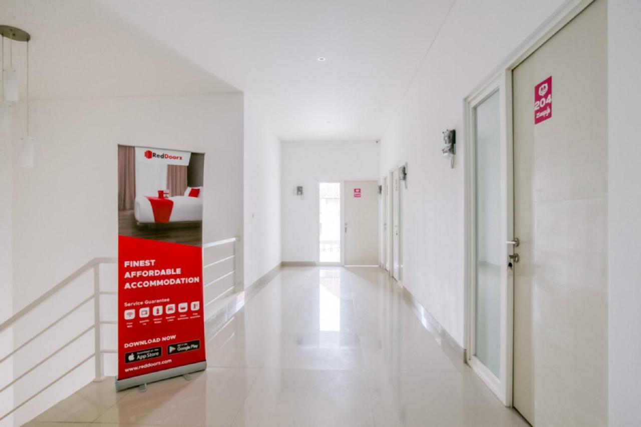 Reddoorz Syariah Near Lapangan Pancasila Simpang Lima Vandrarhem Semarang Exteriör bild